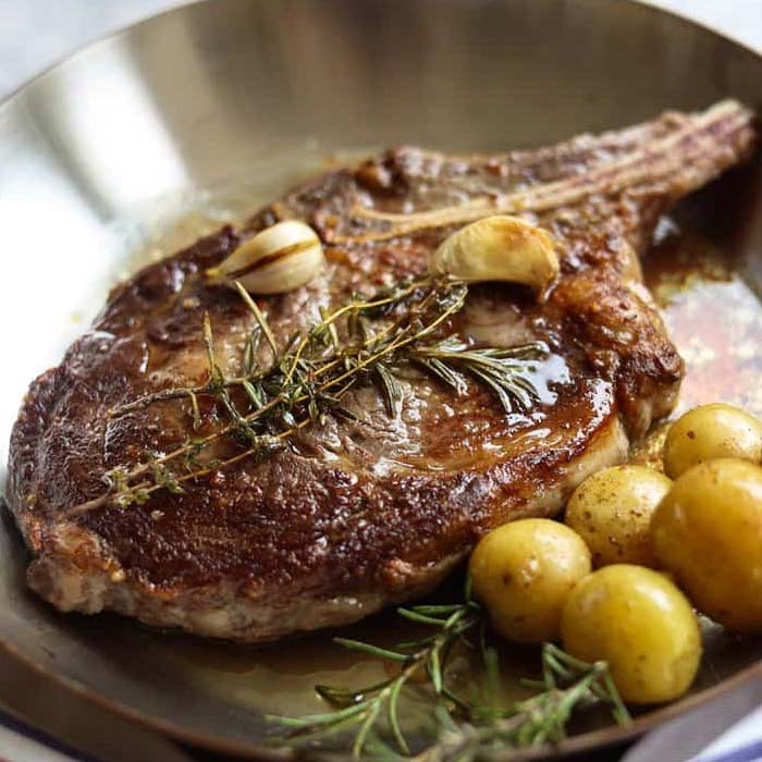 Bone-In Ribeye Roast 35-Dry Age - 3 or 4 Rib
